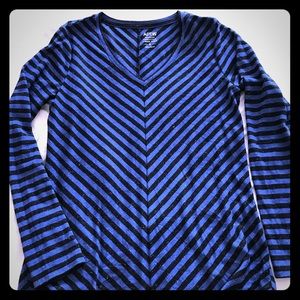 Long sleeve v-neck tunic